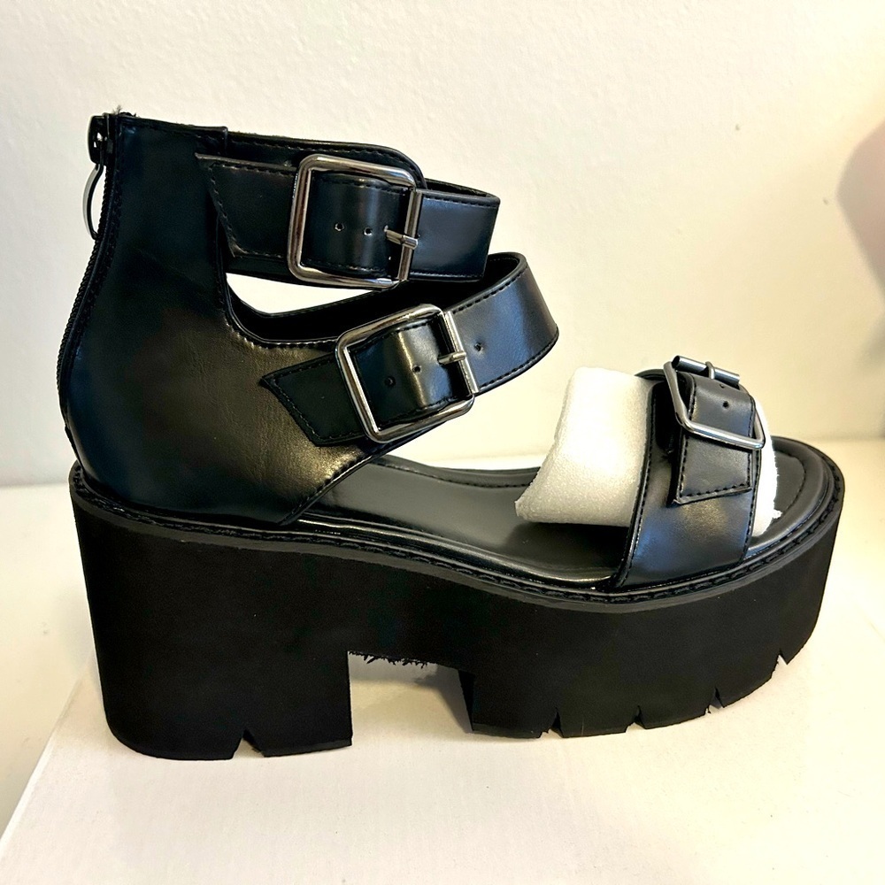Buckle Flat-forms Wedge Sandals, Black Size 40(8)